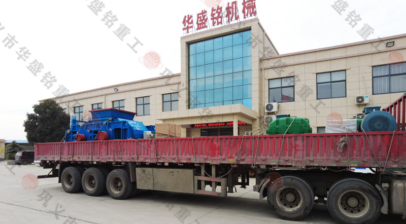 砂廠老板想要高產(chǎn) 還想簡單易維護(hù) 就用對輥制砂機(jī)